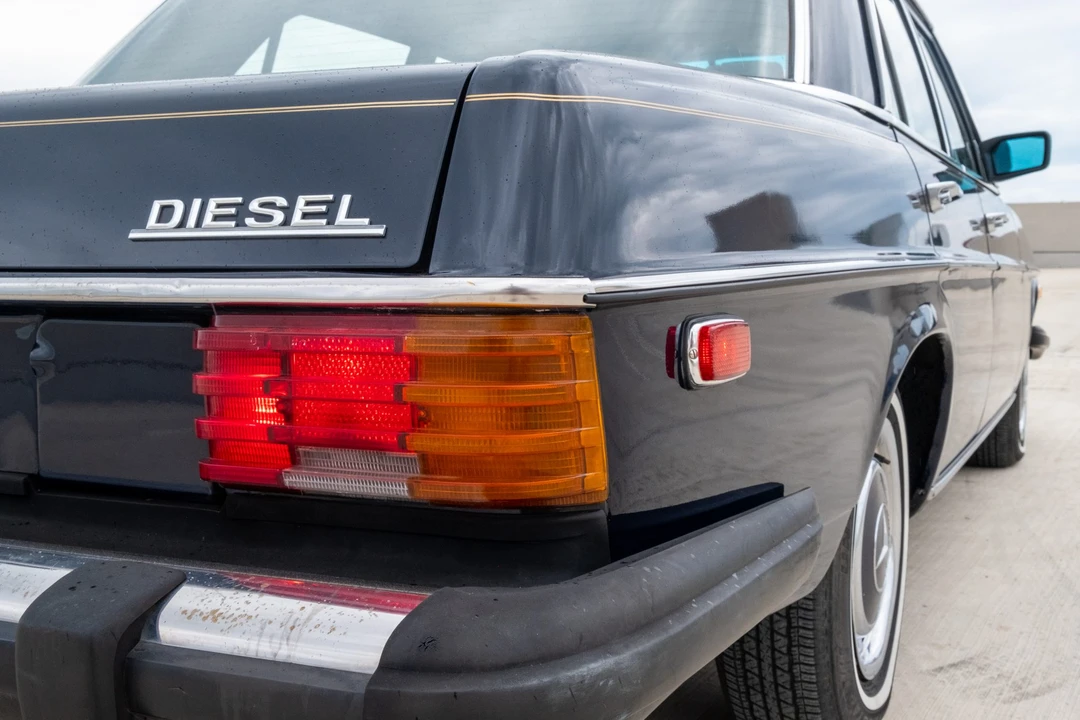 1975 Mercedes-Benz W114 & W115 - Image 25 of 31