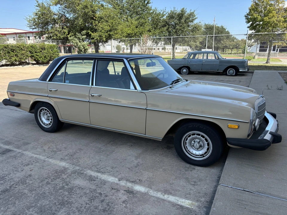 1975 Mercedes-Benz W114 & W115 - Image 9 of 31