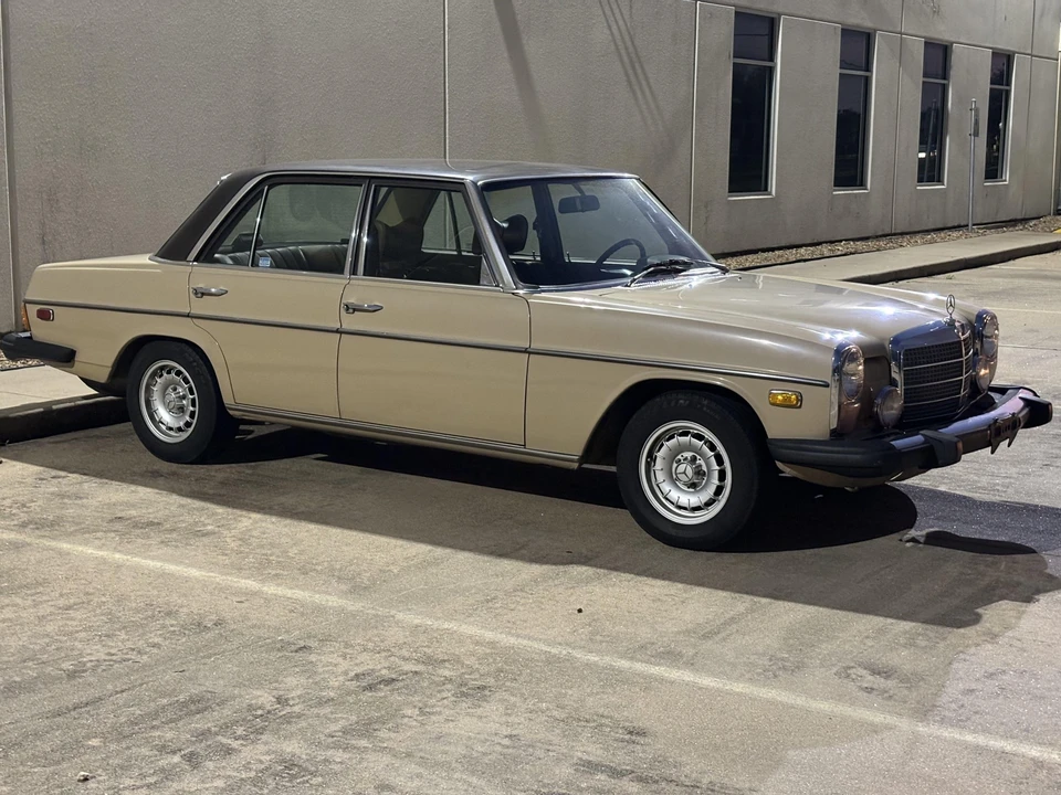 1975 Mercedes-Benz W114 & W115 - Image 10 of 31