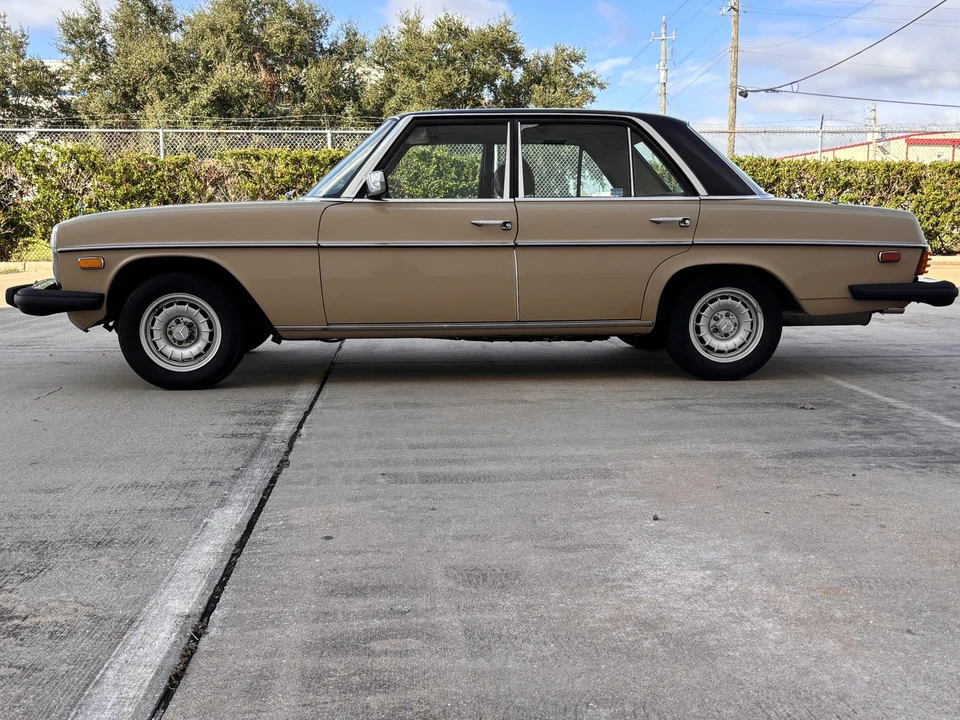 1975 Mercedes-Benz W114 & W115 - Image 21 of 31