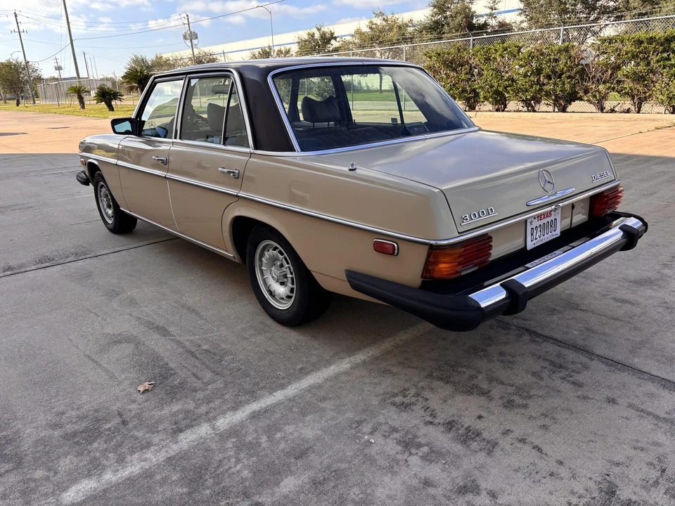 1975 Mercedes-Benz W114 & W115 - Image 18 of 31