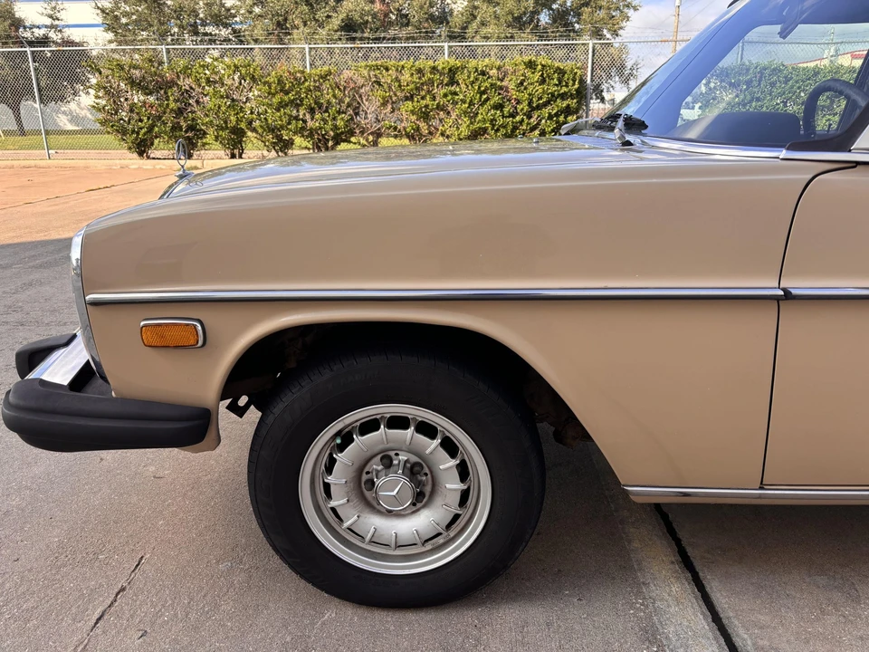1975 Mercedes-Benz W114 & W115 - Image 29 of 31