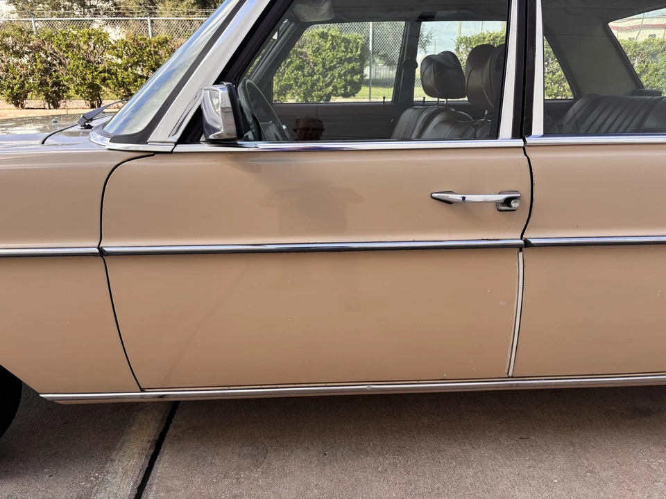 1975 Mercedes-Benz W114 & W115 - Image 30 of 31