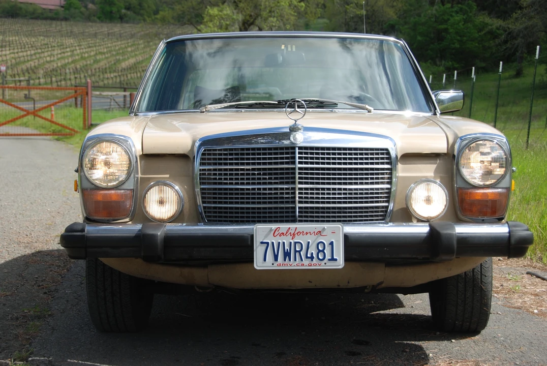 1975 Mercedes-Benz W114 & W115 - Image 6 of 31