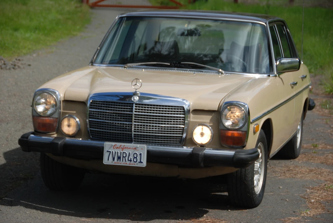 1975 Mercedes-Benz W114 & W115 - Image 3 of 31