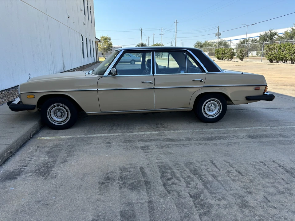 1975 Mercedes-Benz W114 & W115 - Image 19 of 31