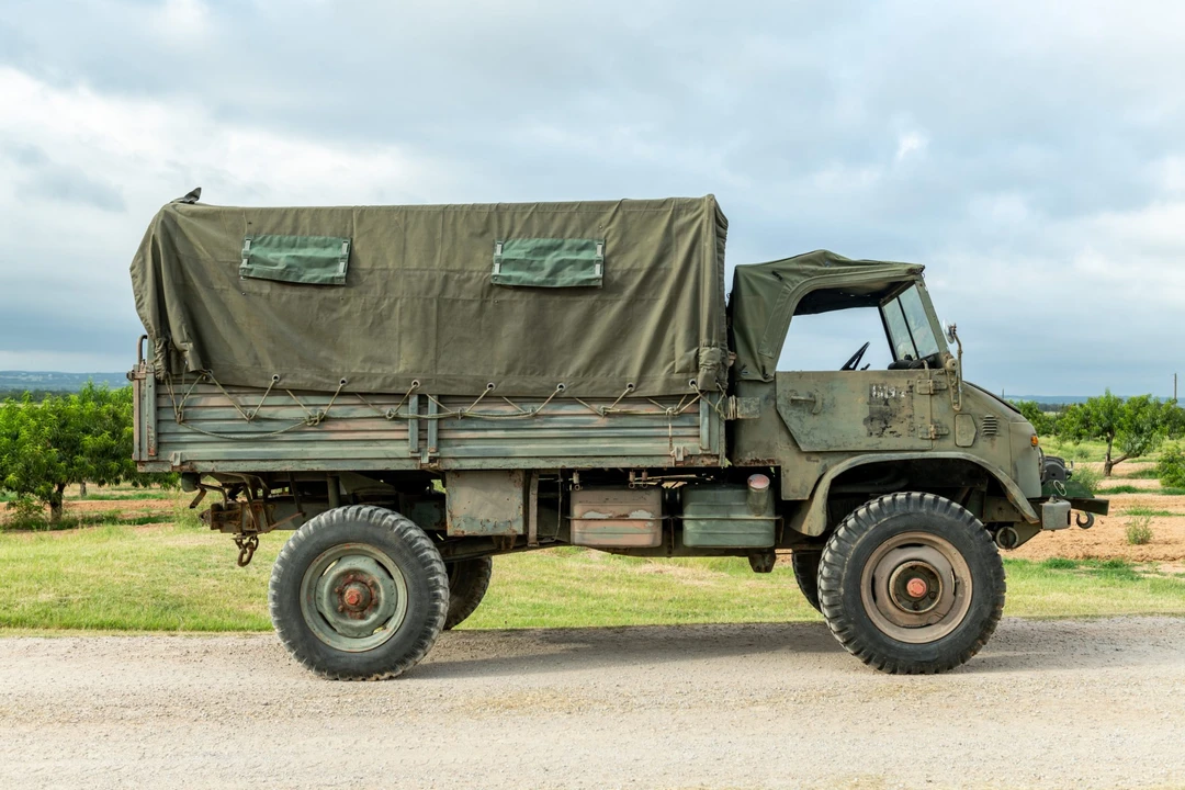 1975 Mercedes-Benz Unimog - Image 4 of 31