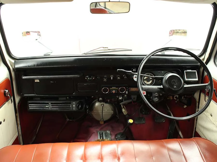 1975 Mitsubishi - Image 21 of 31