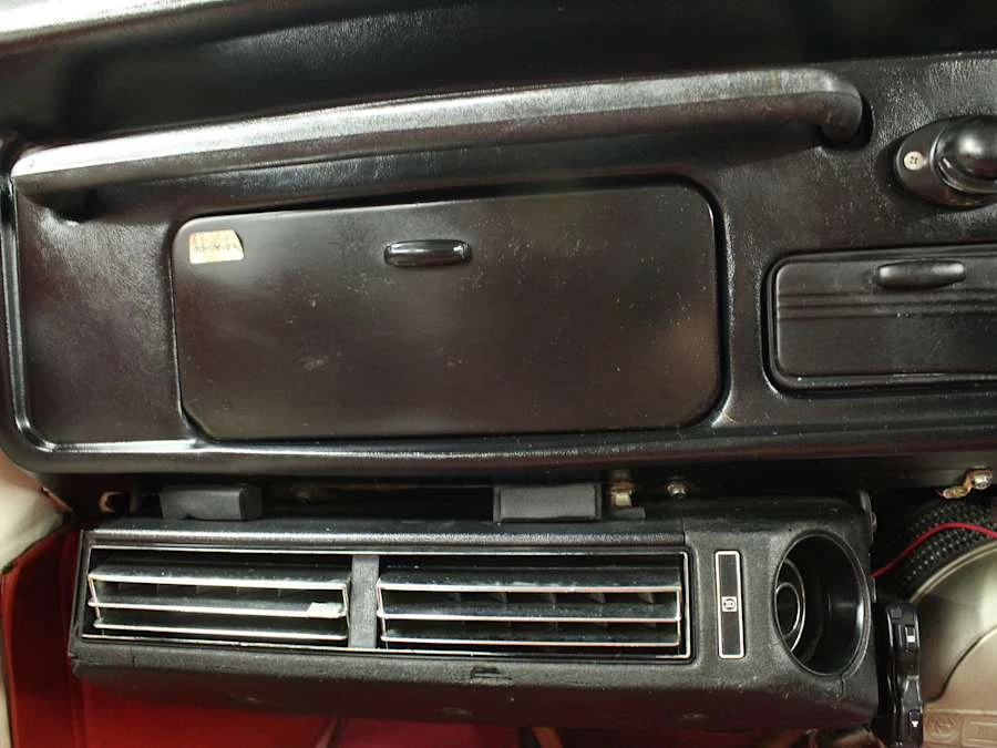 1975 Mitsubishi - Image 26 of 31