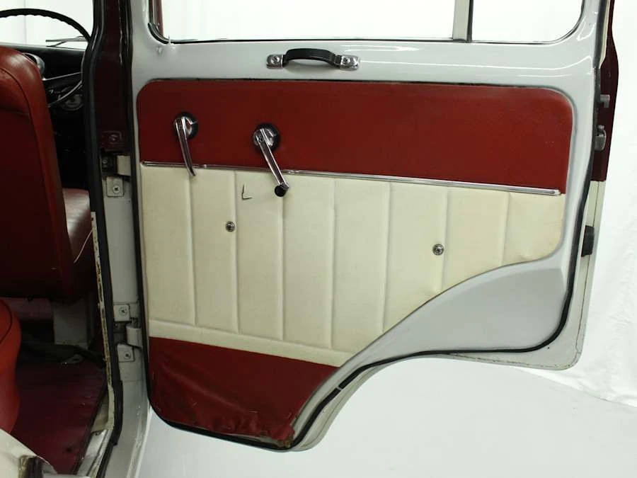 1975 Mitsubishi - Image 31 of 31