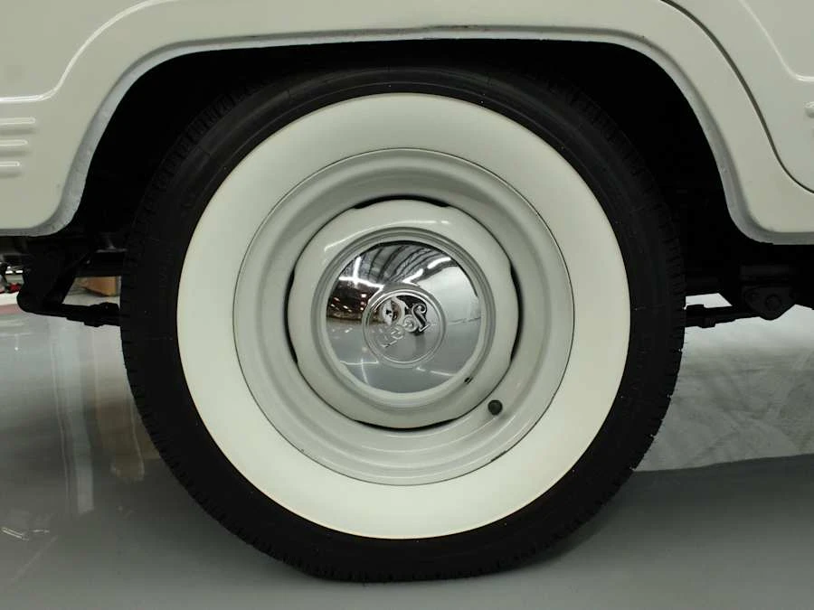 1975 Mitsubishi - Image 11 of 31