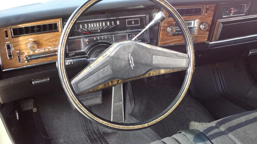 1975 Oldsmobile 98 - Image 5 of 8