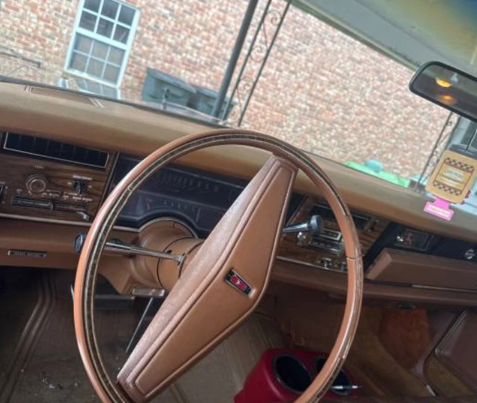 1975 Oldsmobile Custom Cruiser - Image 9 of 21