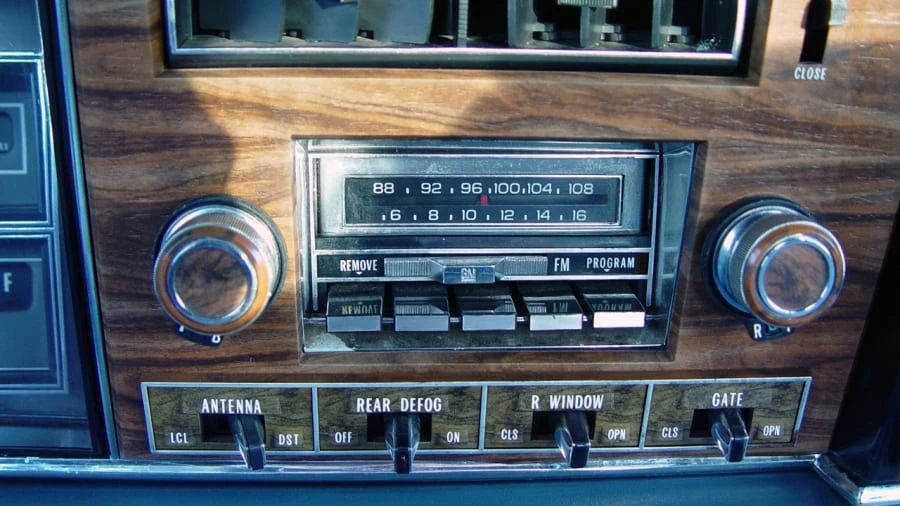 1975 Oldsmobile Custom Cruiser - Image 6 of 10