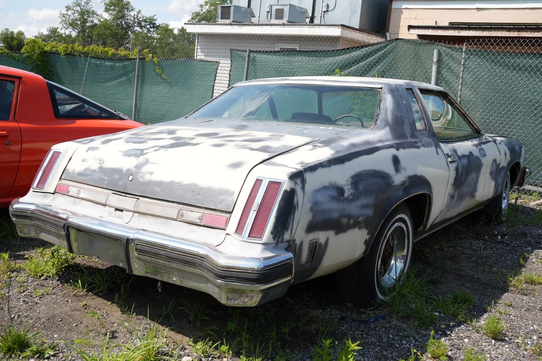 1975 Oldsmobile Cutlass 4th Gen - Image 4 of 31