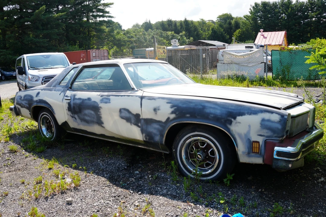 1975 Oldsmobile Cutlass 4th Gen - Image 2 of 31