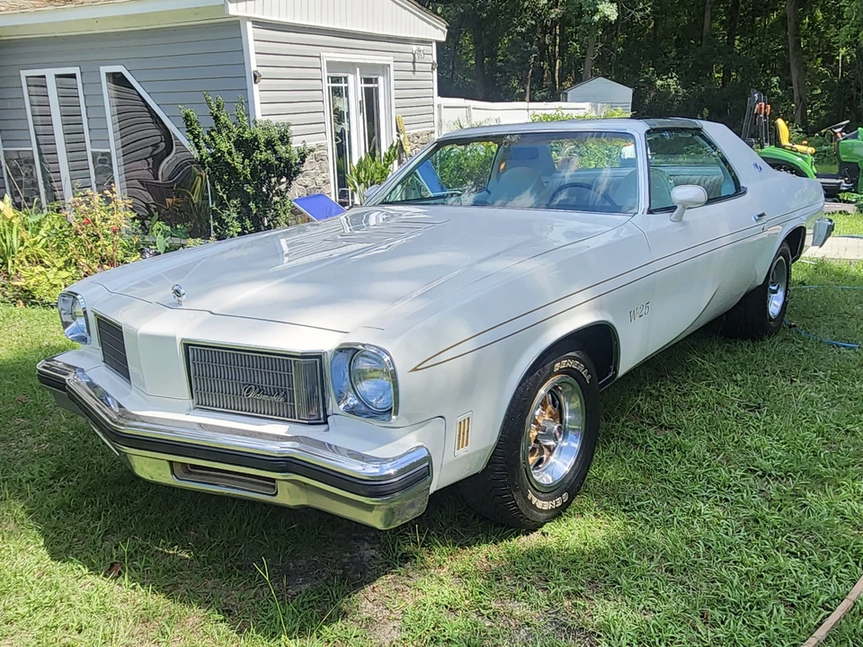 1975 Oldsmobile Cutlass 4th Gen - Image 2 of 24