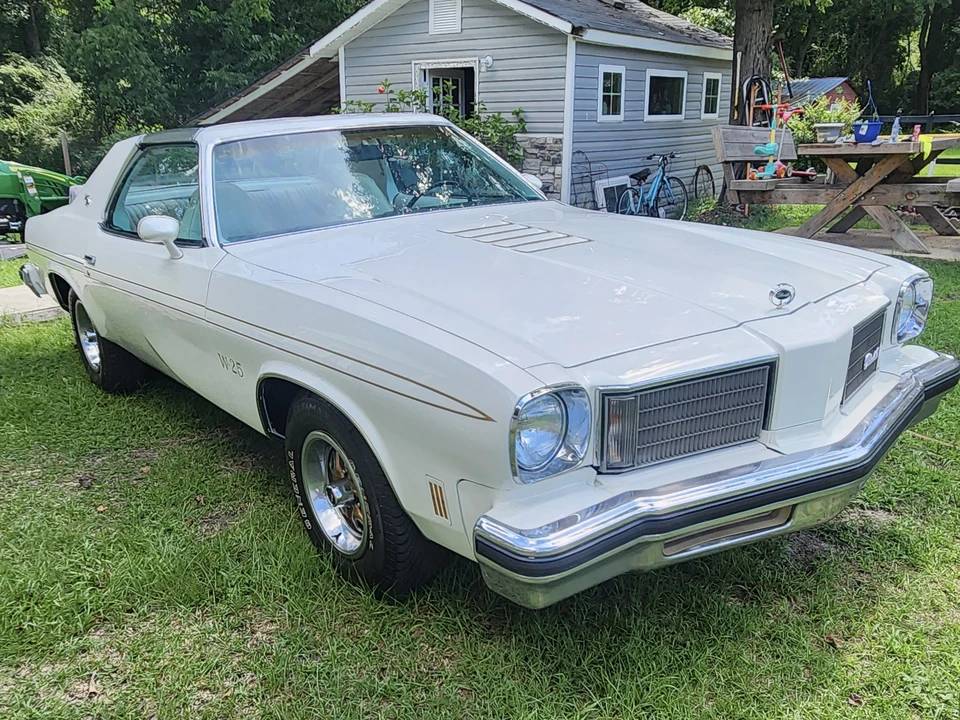 1975 Oldsmobile Cutlass 4th Gen - Image 9 of 24