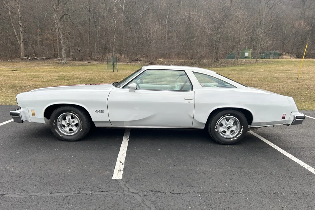 1975 Oldsmobile Cutlass 4th Gen - Image 3 of 8