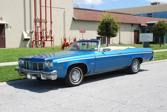1975 Oldsmobile Delta 88 Convertible