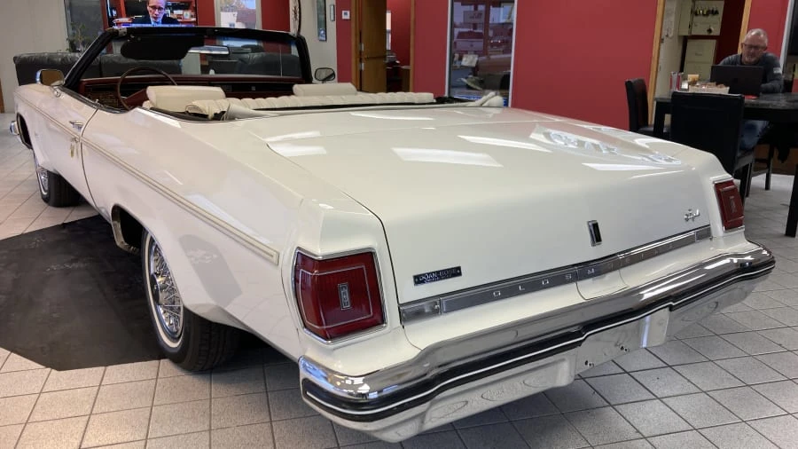 1975 Oldsmobile 88 - Image 2 of 31