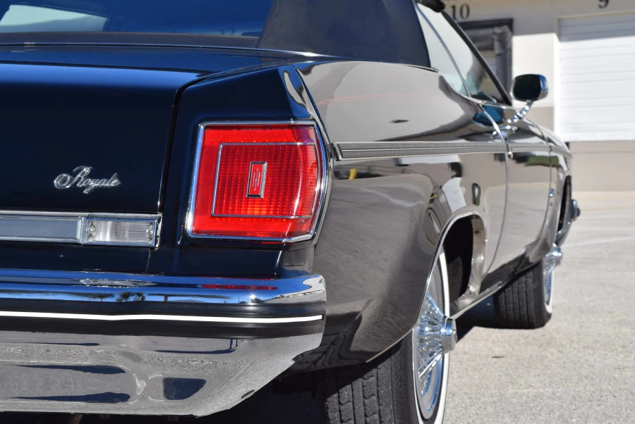 1975 Oldsmobile 88 - Image 11 of 12