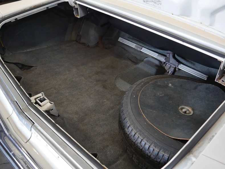 1975 Oldsmobile 88 - Image 10 of 31