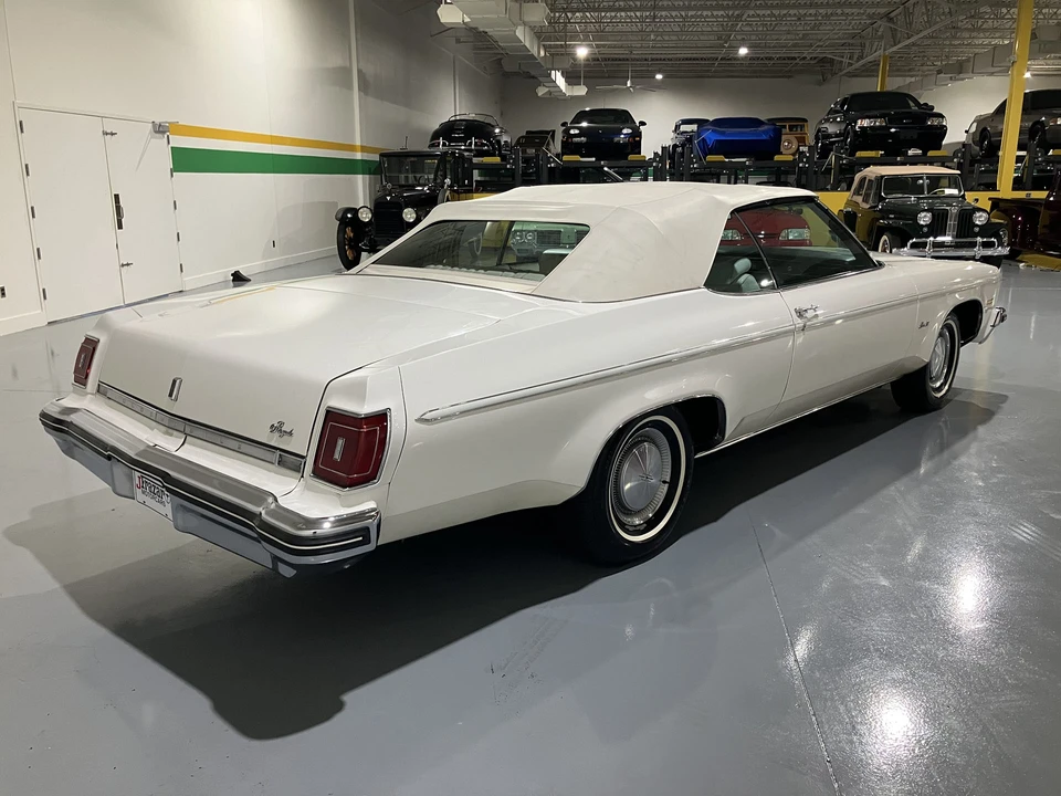 1975 Oldsmobile 88 - Image 3 of 31