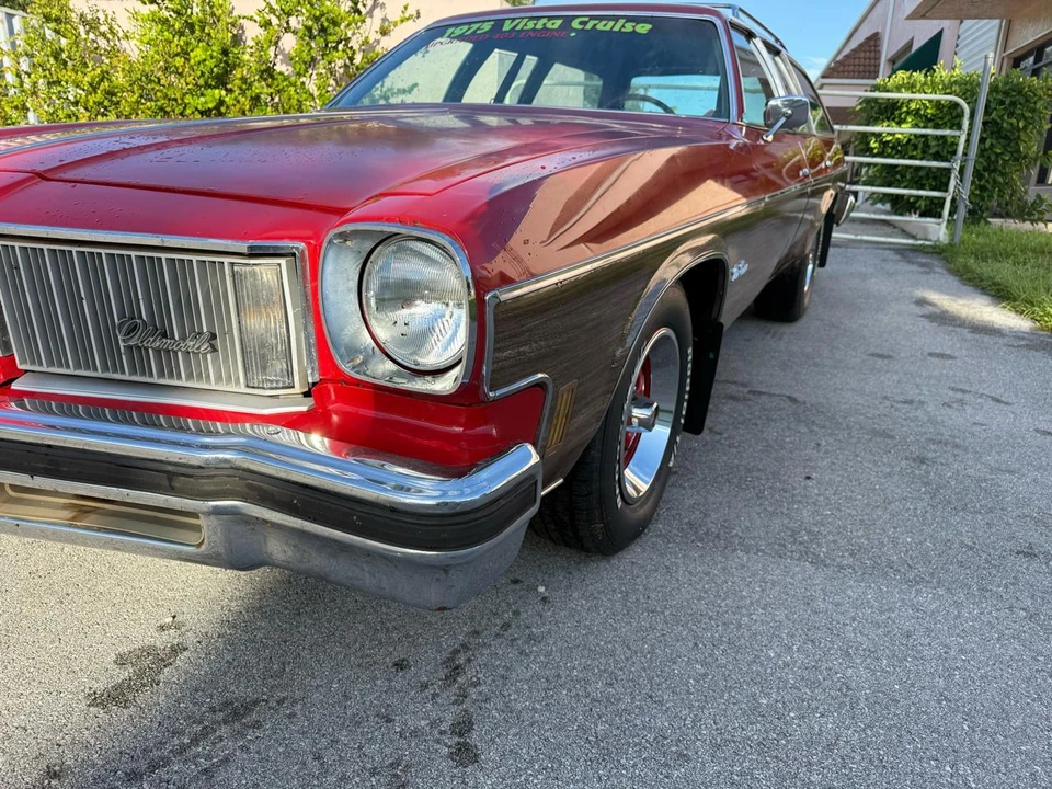 1975 Oldsmobile Vista Cruiser - Image 2 of 31