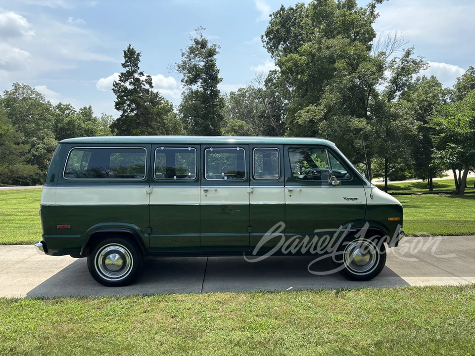 1975 Plymouth Voyager & Grand Voyager - Image 2 of 20