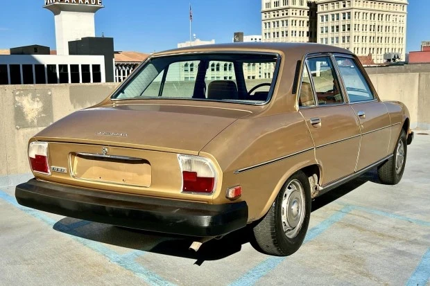 1975 Peugeot 504 - Image 2 of 8