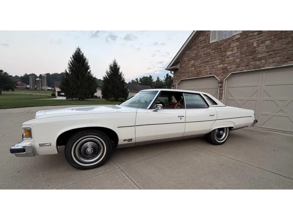 1975 Pontiac Grand Ville - Image 21 of 31
