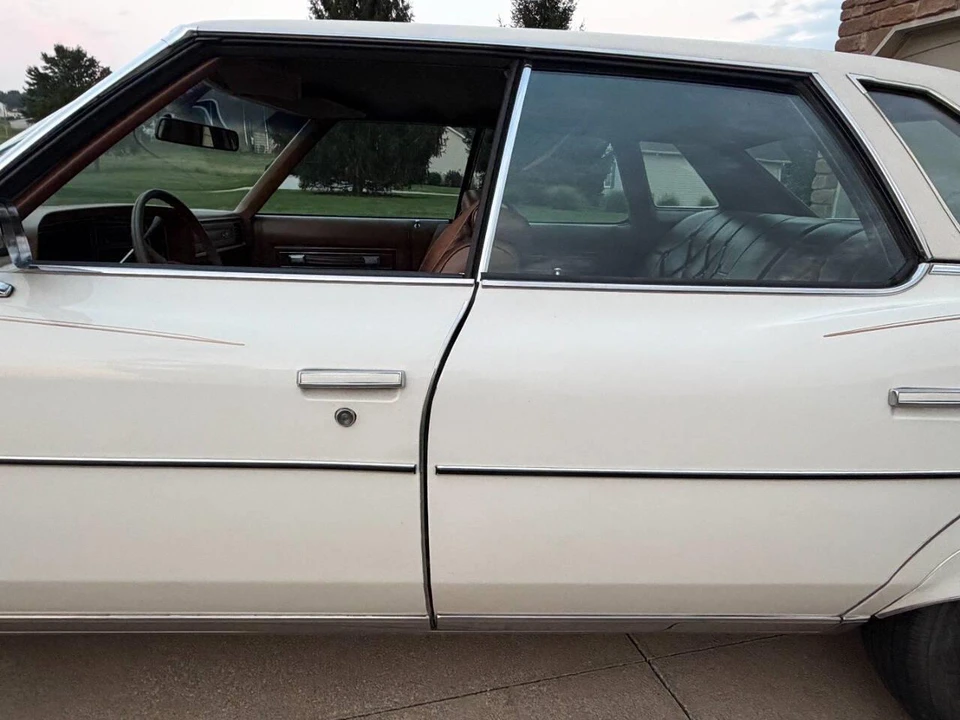 1975 Pontiac Grand Ville - Image 27 of 31