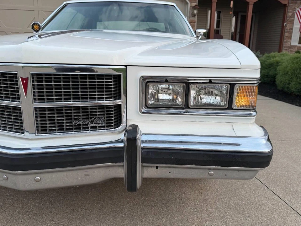 1975 Pontiac Grand Ville - Image 16 of 31