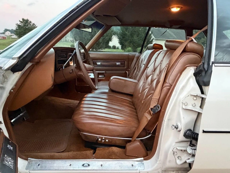 1975 Pontiac Grand Ville - Image 4 of 31
