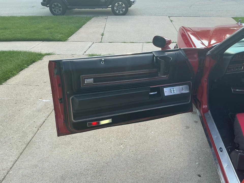 1975 Pontiac Grand Ville - Image 29 of 31