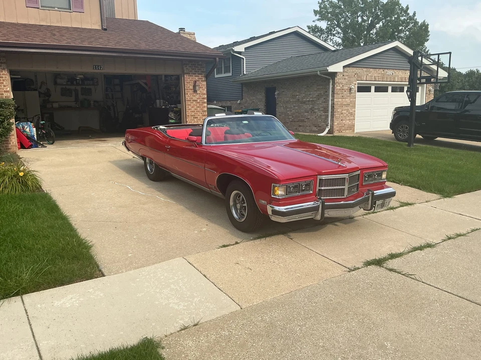 1975 Pontiac Grand Ville - Image 2 of 31