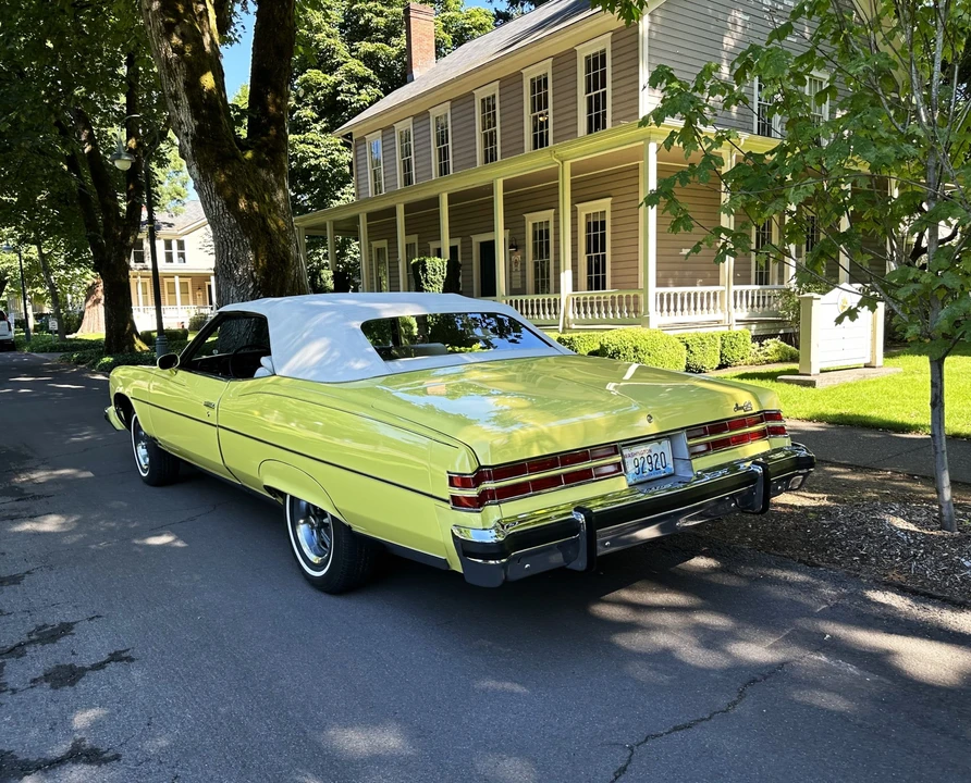1975 Pontiac Grand Ville - Image 9 of 31