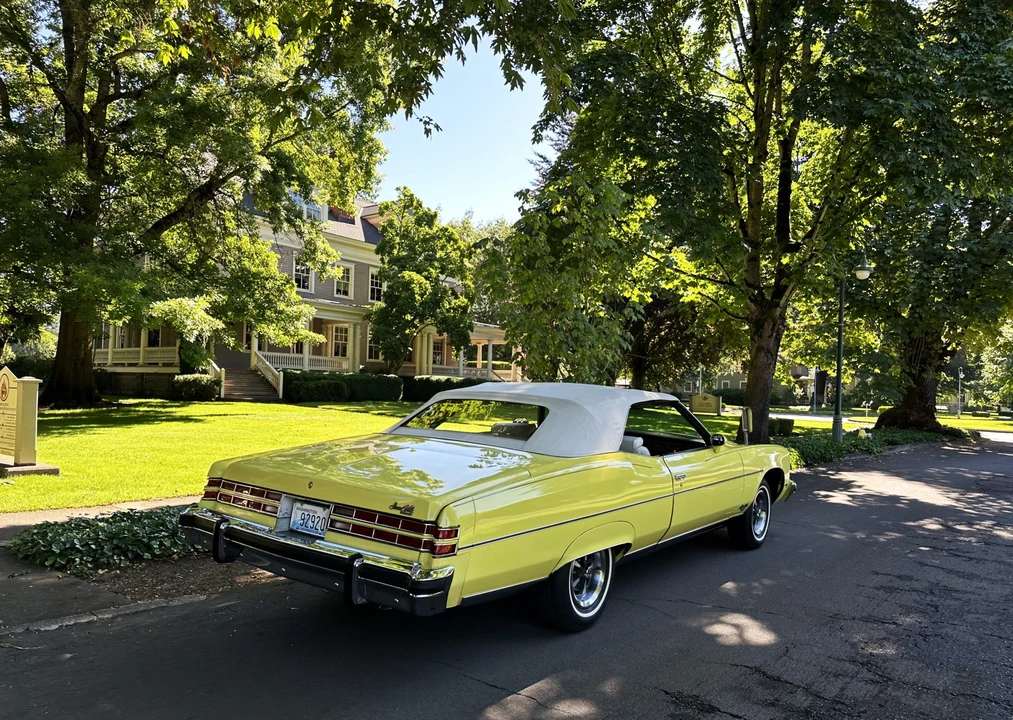 1975 Pontiac Grand Ville - Image 10 of 31