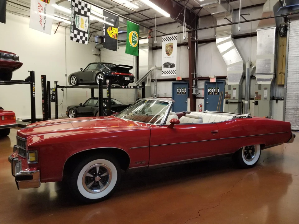 1975 Pontiac Grand Ville - Image 10 of 31