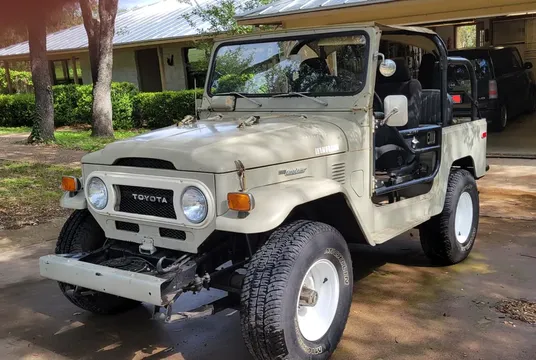 1975 Toyota FJ40 Land Cruiser