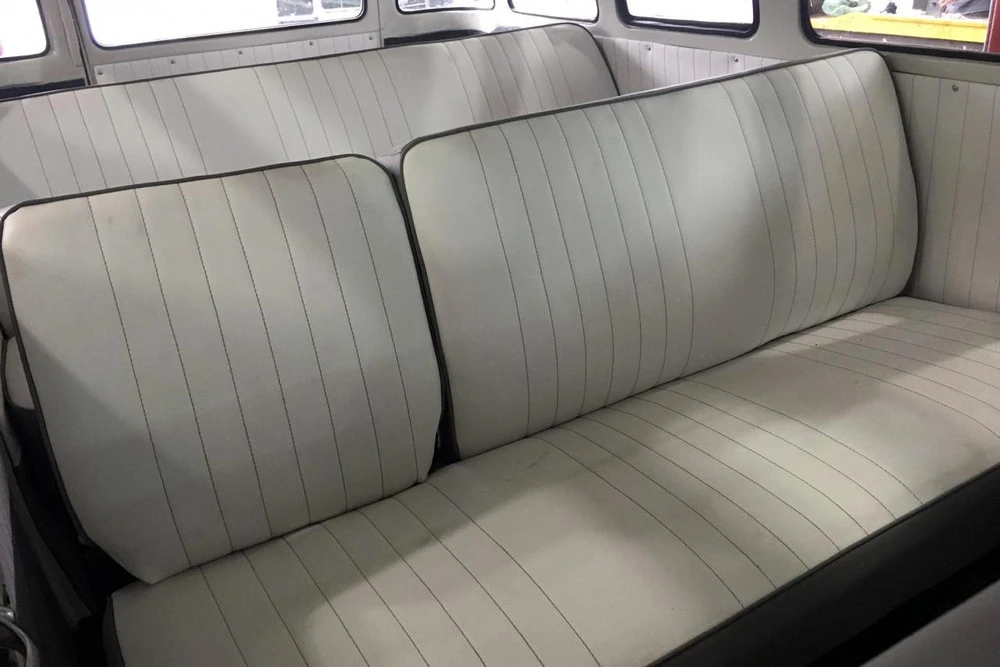 1975 Volkswagen Split-Window Bus - Image 6 of 8