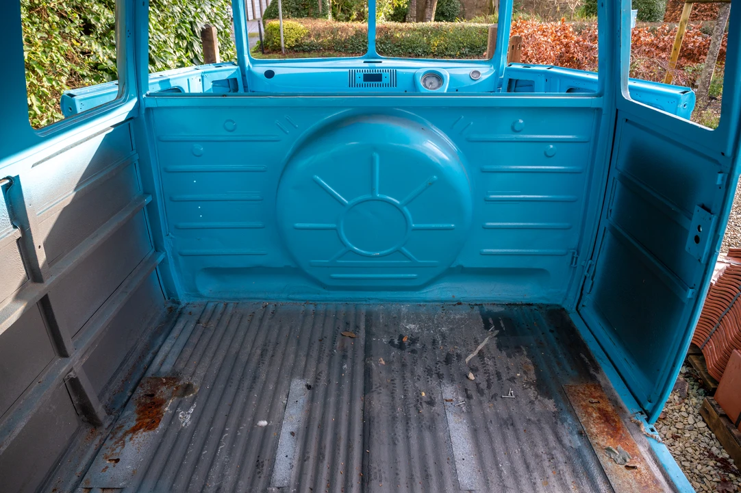 1975 Volkswagen Split-Window Bus - Image 16 of 31