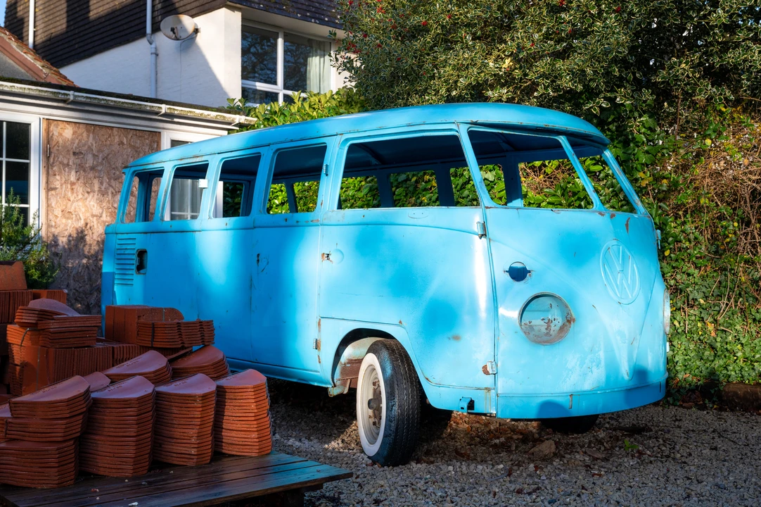 1975 Volkswagen Split-Window Bus - Image 2 of 31