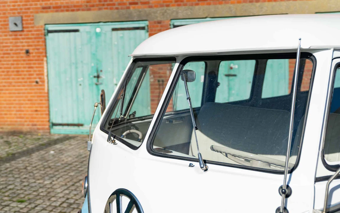 1975 Volkswagen Split-Window Camper - Image 21 of 31