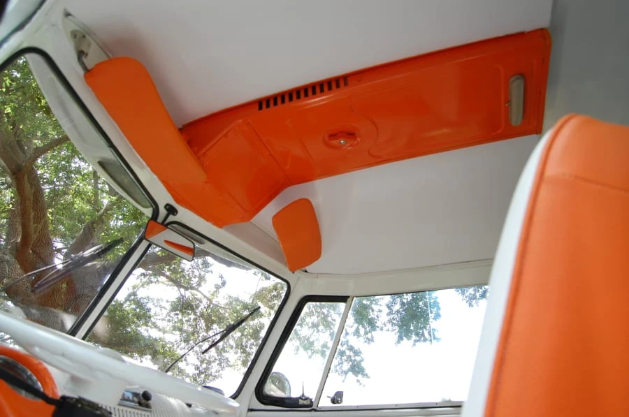 1975 Volkswagen Split-Window Bus - Image 7 of 11