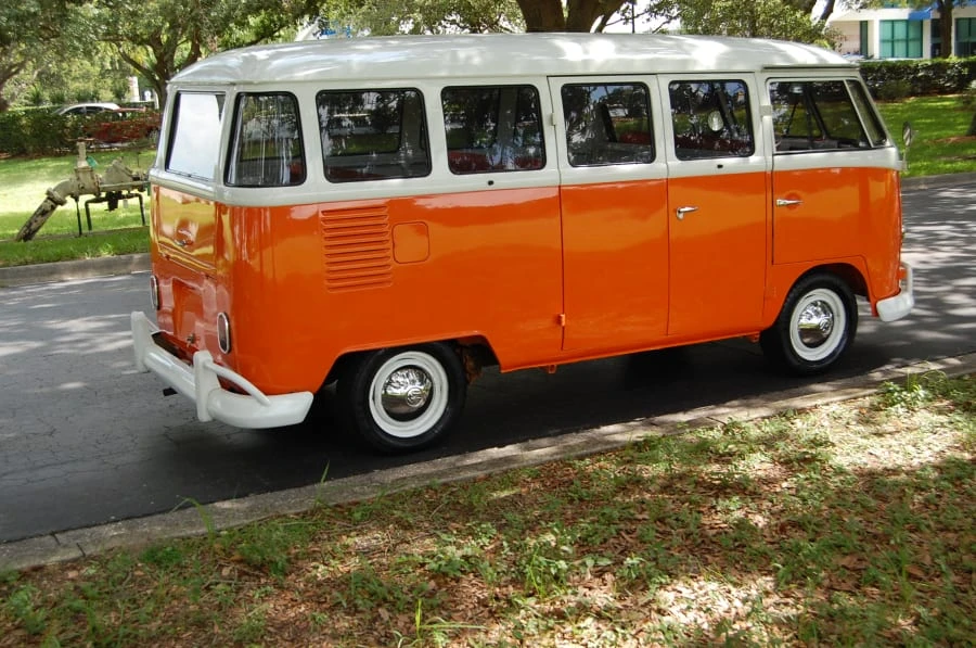 1975 Volkswagen Split-Window Bus - Image 9 of 11