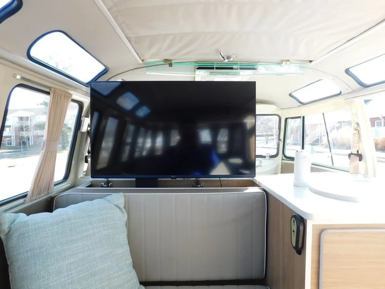 1975 Volkswagen Split-Window Bus - Image 19 of 31