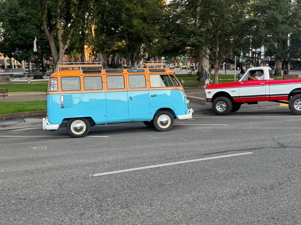 1975 Volkswagen Split-Window Bus - Image 2 of 11