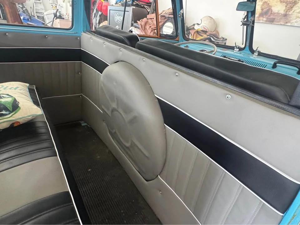 1975 Volkswagen Split-Window Bus - Image 6 of 11